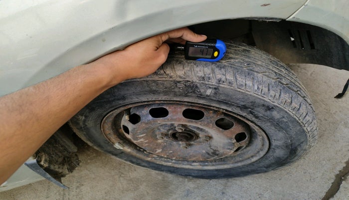 2011 Ford Figo ZXI 1.2 PETROL, Petrol, Manual, 66,252 km, tyre