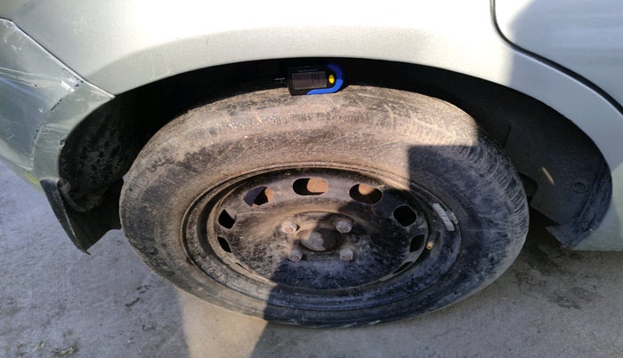 2011 Ford Figo ZXI 1.2 PETROL, Petrol, Manual, 66,252 km, tyre