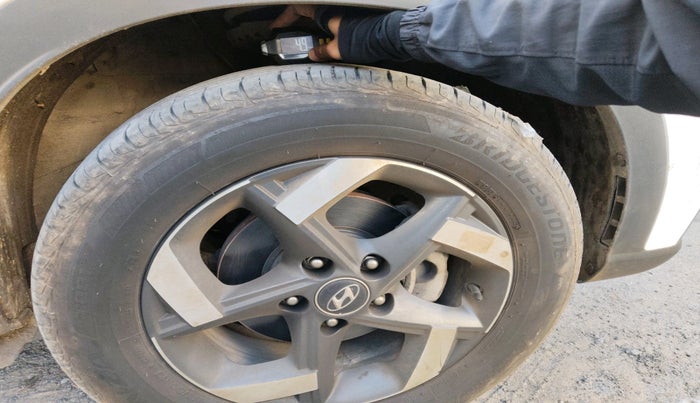 2020 Hyundai VENUE SX 1.0 TURBO, Petrol, Manual, 63,015 km, tyre