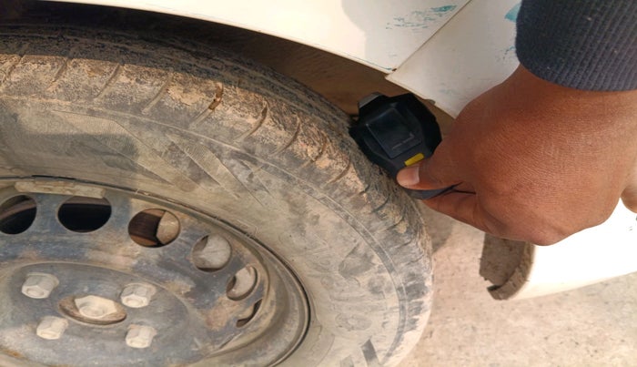 2015 Maruti Alto 800 LXI, Petrol, Manual, 83,043 km, tyre