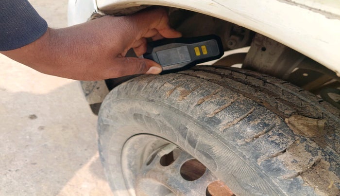 2015 Maruti Alto 800 LXI, Petrol, Manual, 83,043 km, tyre