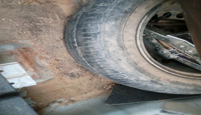 2015 Honda City 1.5L I-VTEC VX, Petrol, Manual, 1,02,818 km, tyre