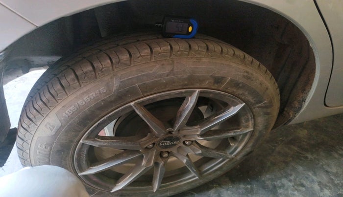 2022 Maruti Swift VXI, Petrol, Manual, 27,756 km, tyre