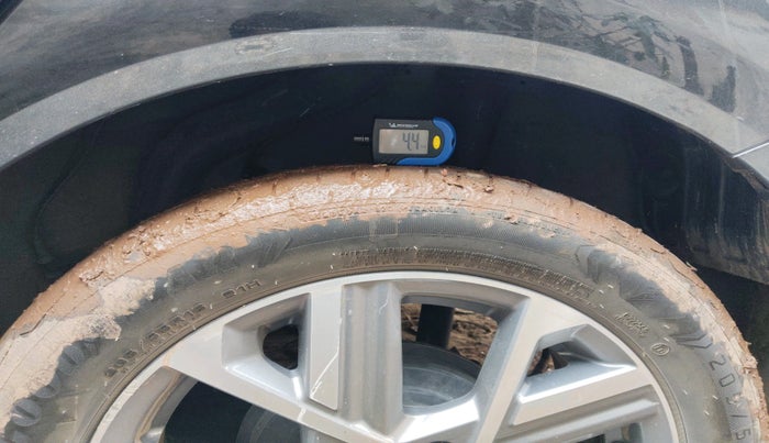 2023 Hyundai Verna SX 1.5 VTVT, Petrol, Manual, 28,824 km, tyre