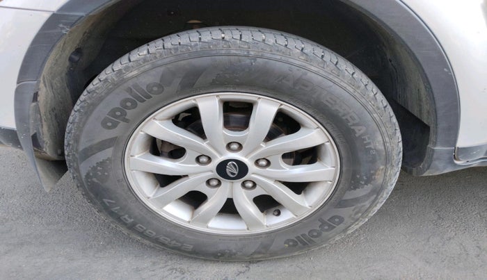 2015 Mahindra XUV500 W8, Diesel, Manual, 89,920 km, tyre