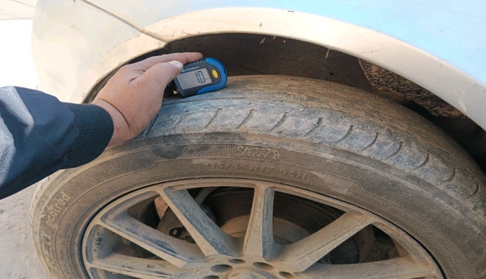 2011 Skoda Laura AMBIENTE 2.0 TDI CR MT, Diesel, Manual, 1,06,125 km, tyre