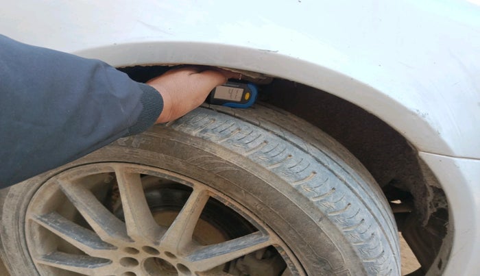 2011 Skoda Laura AMBIENTE 2.0 TDI CR MT, Diesel, Manual, 1,06,125 km, tyre