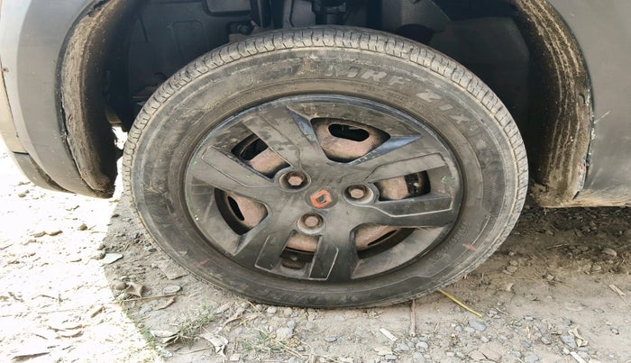 2018 Renault Kwid RXL, Petrol, Manual, 1,00,358 km, tyre