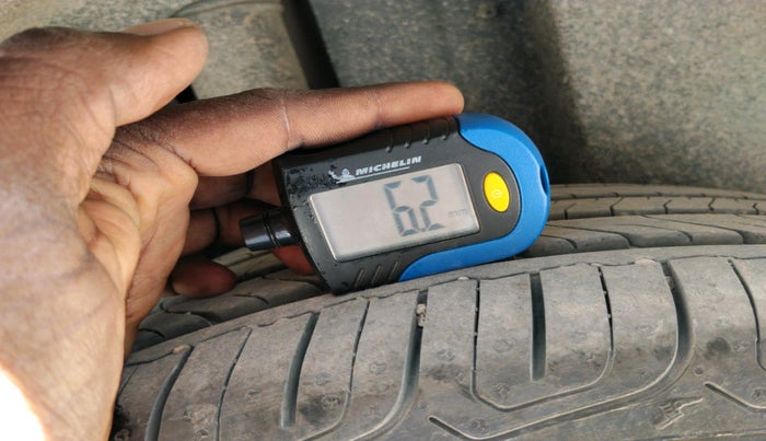 2022 Volkswagen TAIGUN TOPLINE 1.0 TSI MT, Petrol, Manual, 49,680 km, tyre