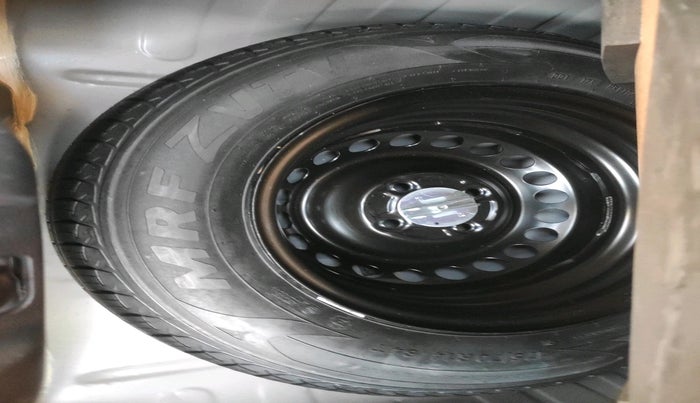 2025 Honda Amaze 1.2L I-VTEC VX, Petrol, Manual, 2,731 km, tyre