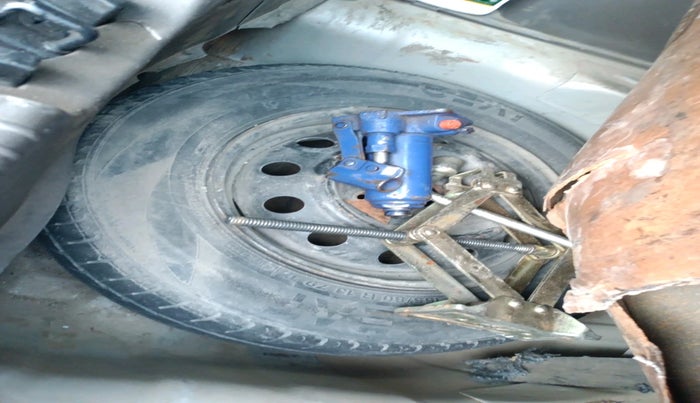 2011 Hyundai i10 ERA 1.1, Petrol, Manual, 61,678 km, tyre