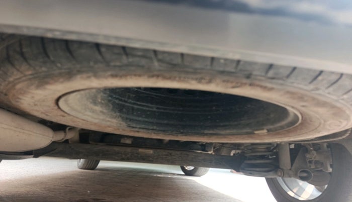 2022 MG HECTOR PLUS SHARP 1.5 TURBO HYBRID MT 6-STR DUAL TONE, Petrol, Manual, 30,783 km, tyre