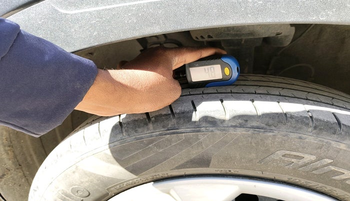 2021 Hyundai VENUE S 1.2, Petrol, Manual, 29,158 km, tyre