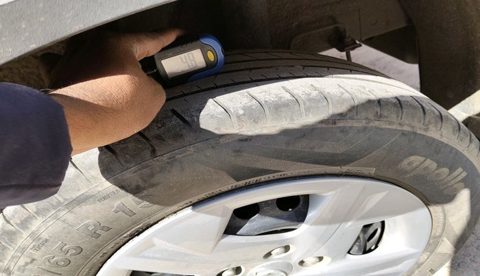 2021 Hyundai VENUE S 1.2, Petrol, Manual, 29,158 km, tyre