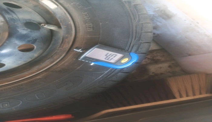 2012 Maruti Alto 800 LXI, Petrol, Manual, 82,450 km, tyre