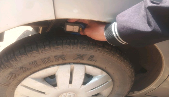 2012 Maruti Alto 800 LXI, Petrol, Manual, 82,450 km, tyre