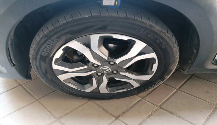 2017 Honda WR-V 1.5L I-DTEC VX MT, Diesel, Manual, 1,30,379 km, tyre