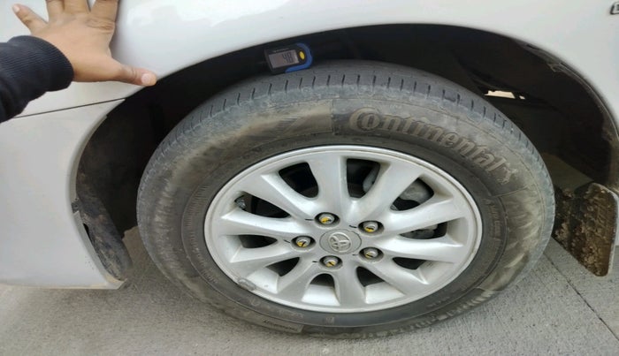 2013 Toyota Innova 2.5 VX 7 STR, Diesel, Manual, 57,126 km, tyre