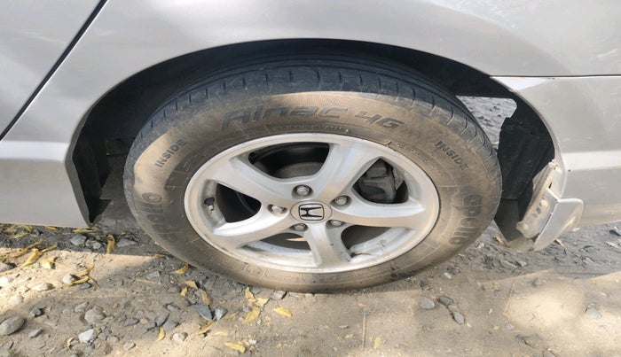 2010 Honda Civic 1.8L I-VTEC V MT, Petrol, Manual, 71,130 km, tyre