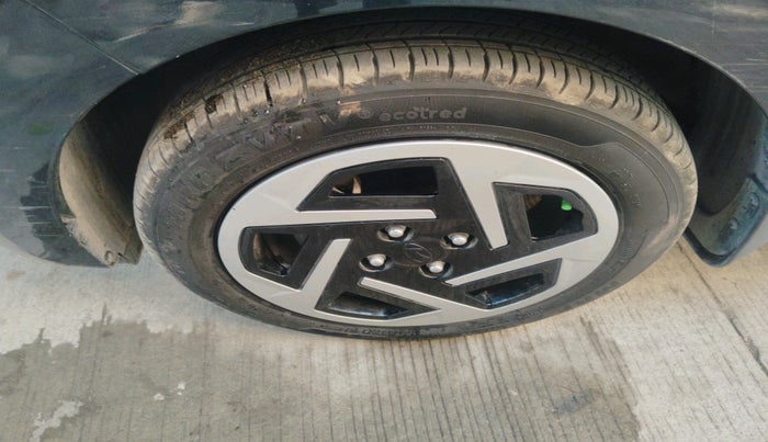 2025 Hyundai AURA S 1.2, Petrol, Manual, 15,388 km, tyre