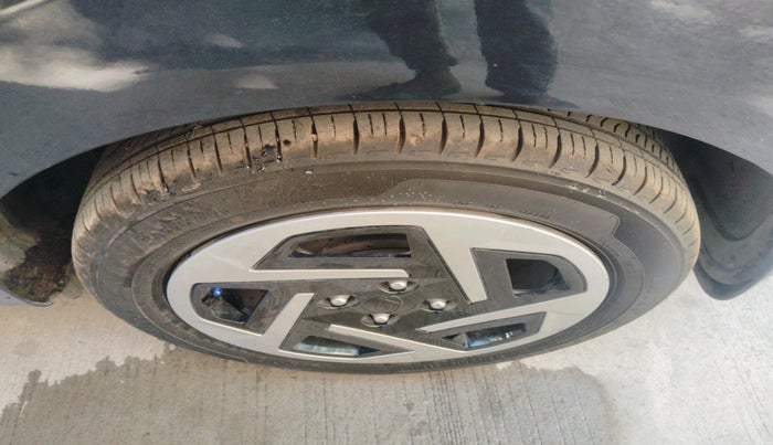 2025 Hyundai AURA S 1.2, Petrol, Manual, 15,388 km, tyre