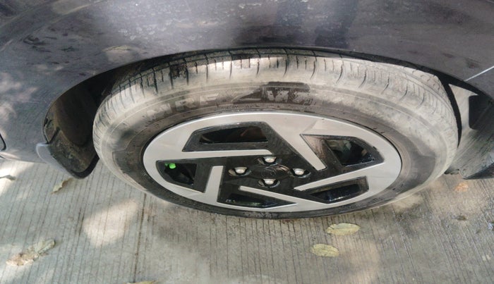 2025 Hyundai AURA S 1.2, Petrol, Manual, 15,388 km, tyre