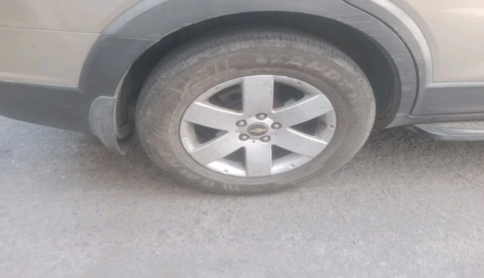 2010 Chevrolet Captiva LTZ AWD AT, Diesel, Automatic, 1,59,271 km, tyre