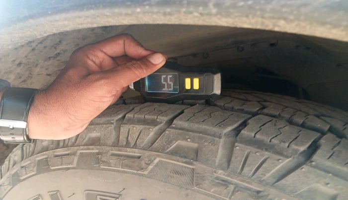 2018 Tata Hexa XM 4X2 7 STR, Diesel, Manual, 50,200 km, tyre