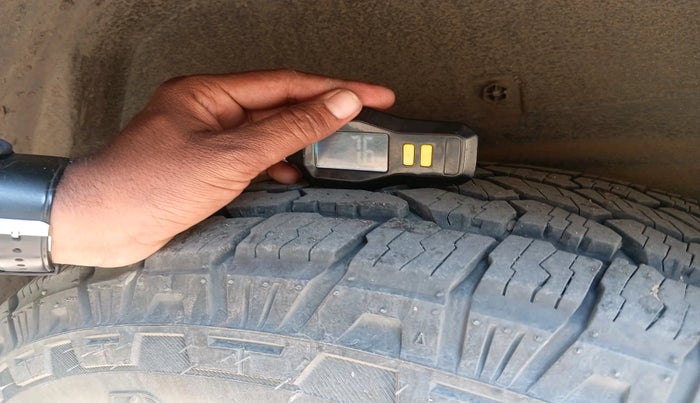 2018 Tata Hexa XM 4X2 7 STR, Diesel, Manual, 50,200 km, tyre