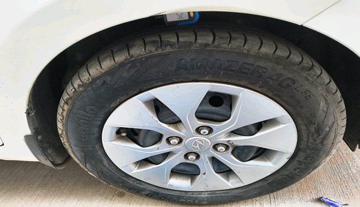 2019 Hyundai Xcent S 1.2, Petrol, Manual, 71,141 km, tyre