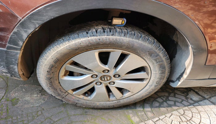 2015 Maruti S Cross ZETA 1.3, Diesel, Manual, 1,77,469 km, tyre