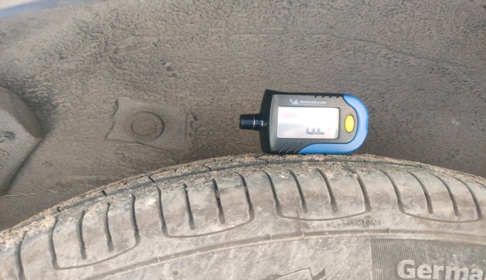 2011 Hyundai i10 SPORTZ 1.2 AT, Petrol, Automatic, 92,489 km, tyre