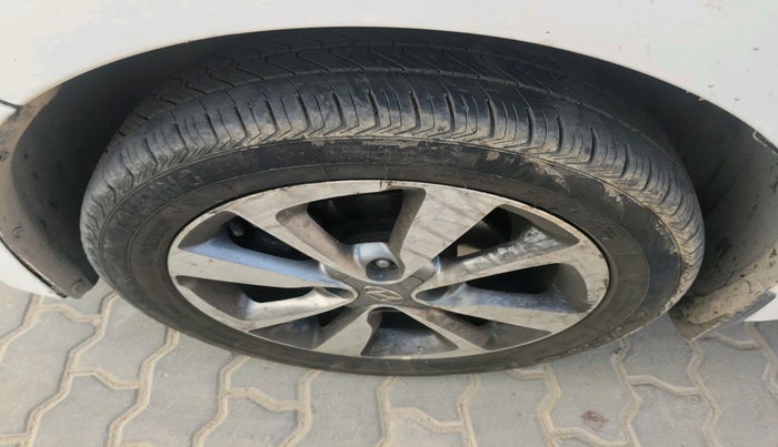 2015 Hyundai Elite i20 SPORTZ 1.2 (O), Petrol, Manual, 76,571 km, tyre