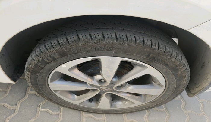 2015 Hyundai Elite i20 SPORTZ 1.2 (O), Petrol, Manual, 76,571 km, tyre