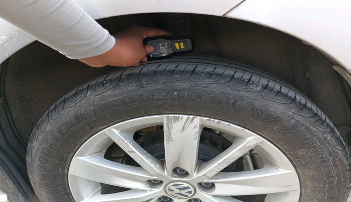 2016 Volkswagen Polo HIGHLINE1.2L, Petrol, Manual, 92,486 km, tyre