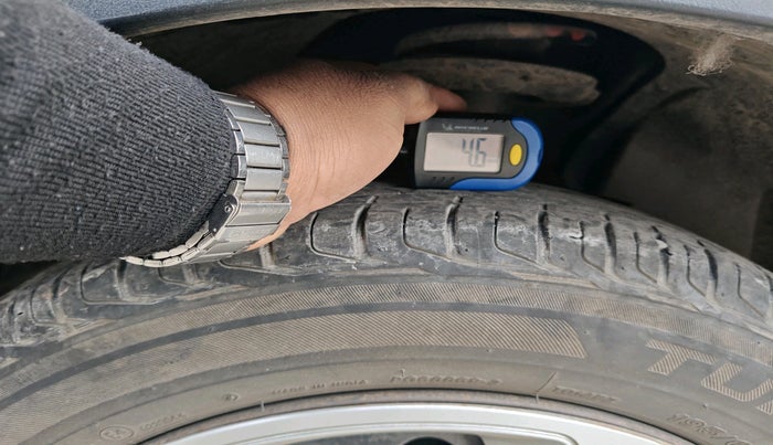 2020 Tata NEXON XM PETROL, Petrol, Manual, 57,499 km, tyre