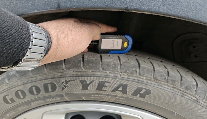 2020 Tata NEXON XM PETROL, Petrol, Manual, 57,499 km, tyre