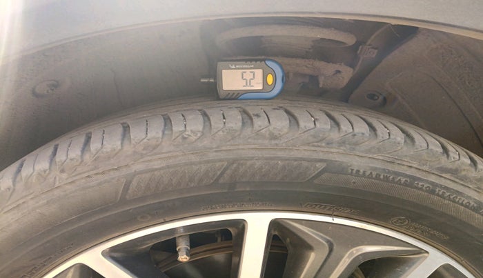 2018 Hyundai Tucson GLS 2WD AT PETROL, Petrol, Automatic, 74,013 km, tyre