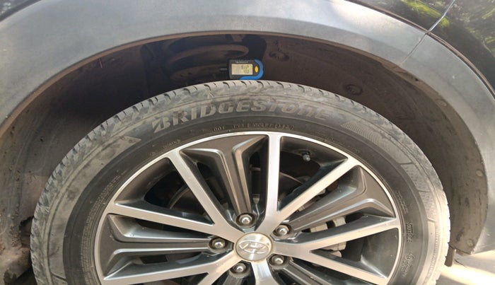 2018 Hyundai Tucson GLS 2WD AT PETROL, Petrol, Automatic, 74,013 km, tyre