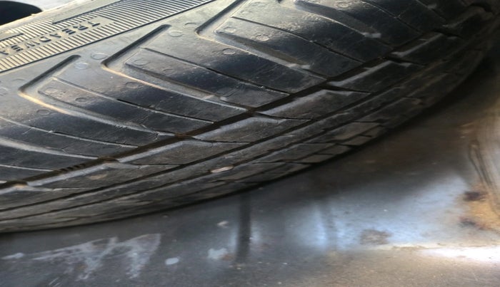 2018 Renault Kwid RXL, Petrol, Manual, 26,775 km, tyre