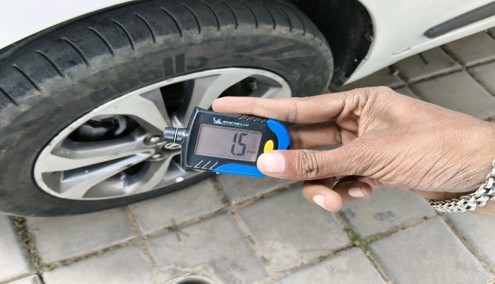 2016 Hyundai Xcent SX 1.2 (O), Petrol, Manual, 1,33,430 km, tyre