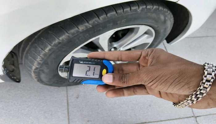 2016 Hyundai Xcent SX 1.2 (O), Petrol, Manual, 1,33,430 km, tyre