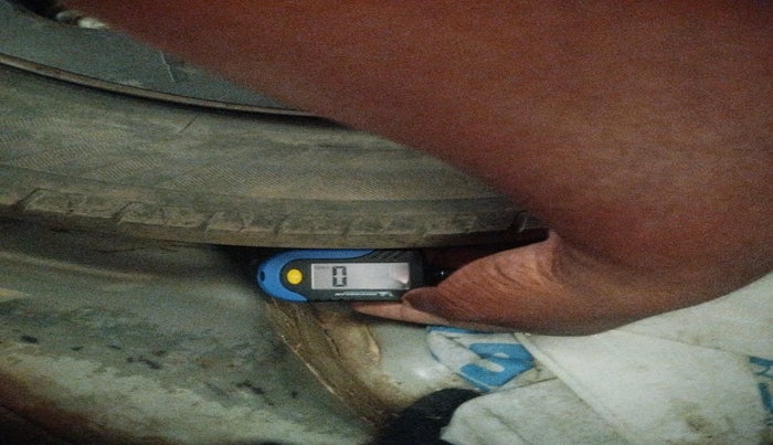 2016 Mahindra Kuv100 K8 D 6 STR, Diesel, Manual, 78,693 km, tyre