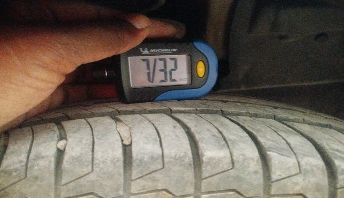 2016 Mahindra Kuv100 K8 D 6 STR, Diesel, Manual, 78,693 km, tyre