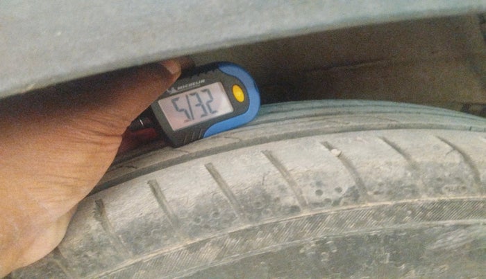 2016 Mahindra Kuv100 K8 D 6 STR, Diesel, Manual, 78,693 km, tyre