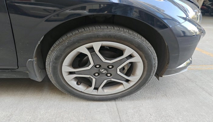 2024 Hyundai NEW I20 SPORTZ 1.2 MT, Petrol, Manual, 24,588 km, tyre