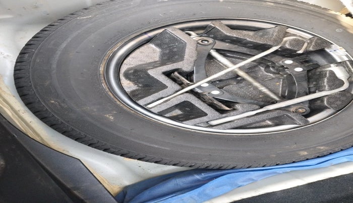 2021 Tata ALTROZ XT DIESEL, Diesel, Manual, 1,06,870 km, tyre