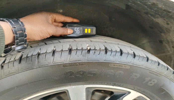 2019 Mahindra XUV500 W5, Diesel, Manual, 1,60,000 km, tyre