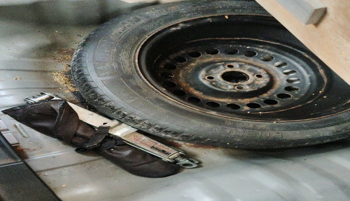 2012 Honda City 1.5L I-VTEC S MT, Petrol, Manual, 1,00,000 km, tyre