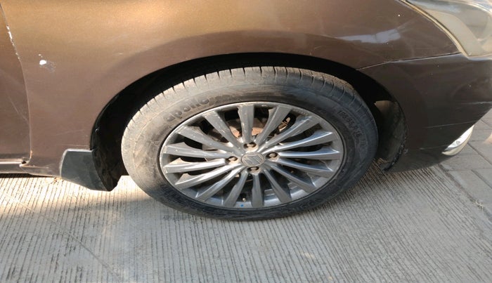 2015 Maruti Ciaz ZXI, Petrol, Manual, 2,03,596 km, tyre